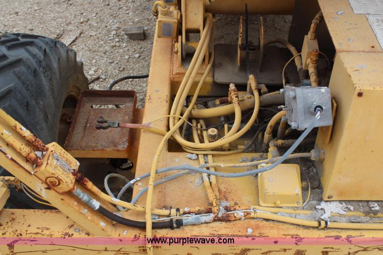 image for item H6240 Simon RT3715 scissor lift