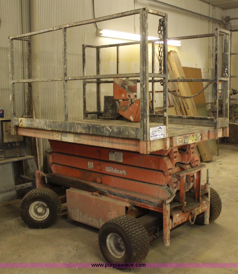 image for item H6243 Wildcat SPL2154 electric scissor lift