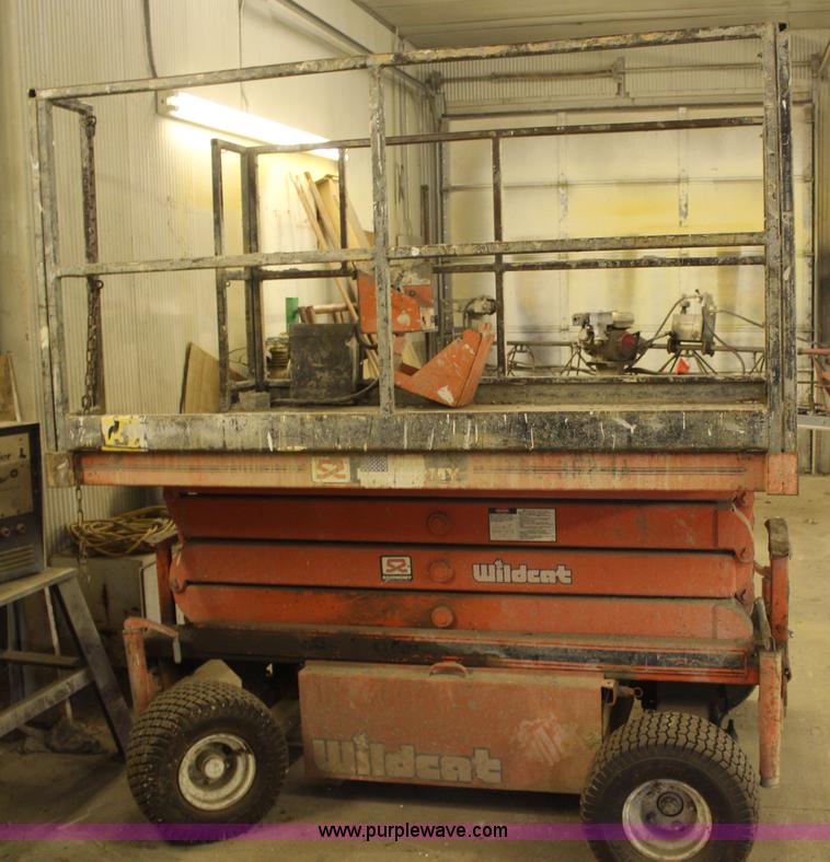 image for item H6243 Wildcat SPL2154 electric scissor lift