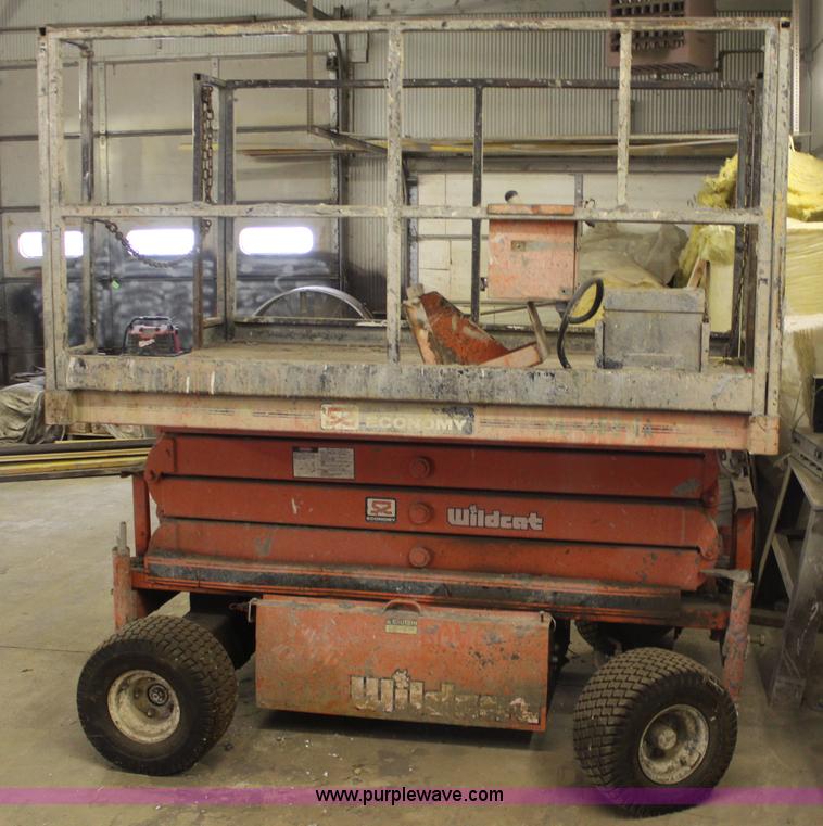 image for item H6243 Wildcat SPL2154 electric scissor lift