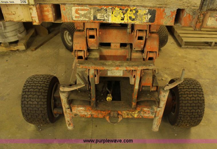 image for item H6243 Wildcat SPL2154 electric scissor lift