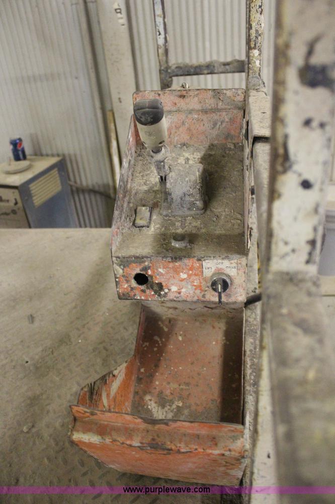 image for item H6243 Wildcat SPL2154 electric scissor lift