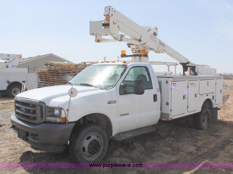 image for item H6246 2003 Ford F550 XL bucket truck
