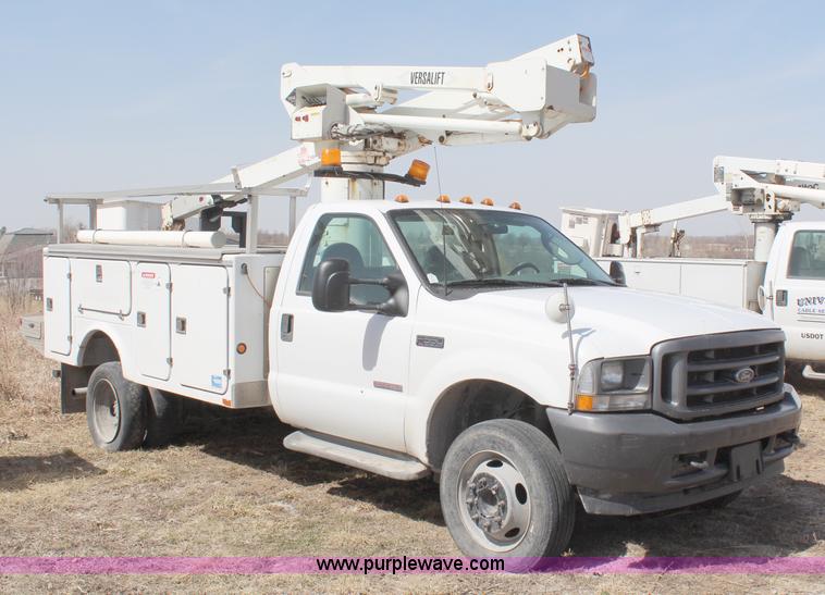 image for item H6246 2003 Ford F550 XL bucket truck