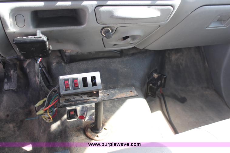 image for item H6246 2003 Ford F550 XL bucket truck