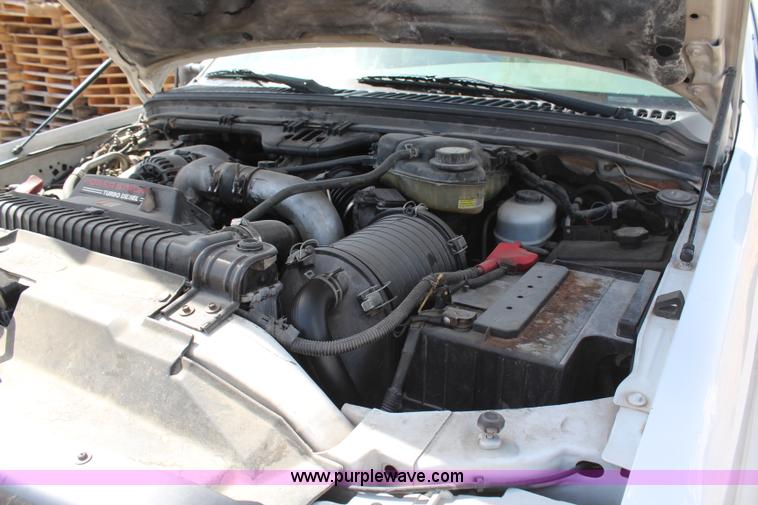 image for item H6246 2003 Ford F550 XL bucket truck