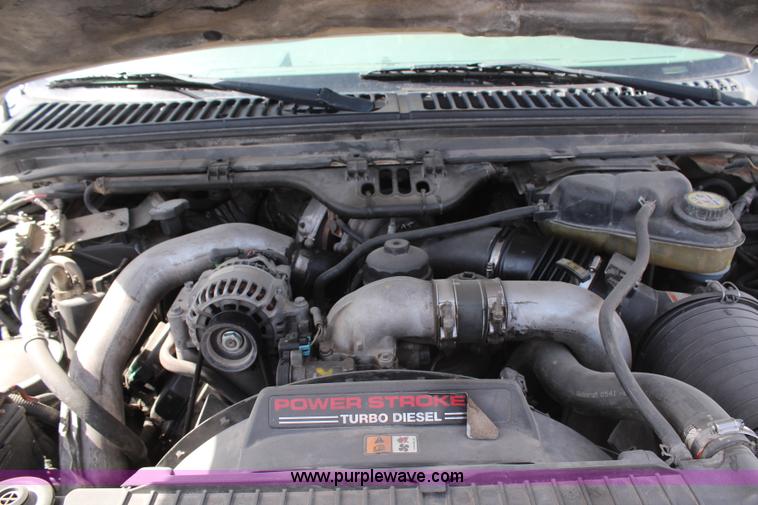 image for item H6246 2003 Ford F550 XL bucket truck