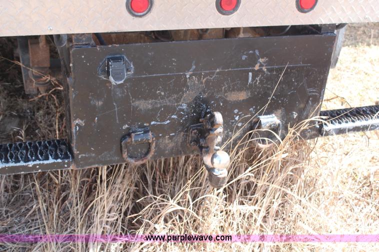 image for item H6246 2003 Ford F550 XL bucket truck