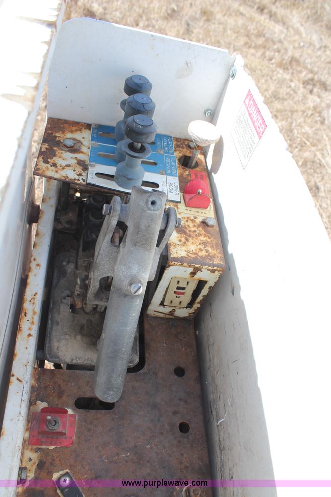 image for item H6246 2003 Ford F550 XL bucket truck