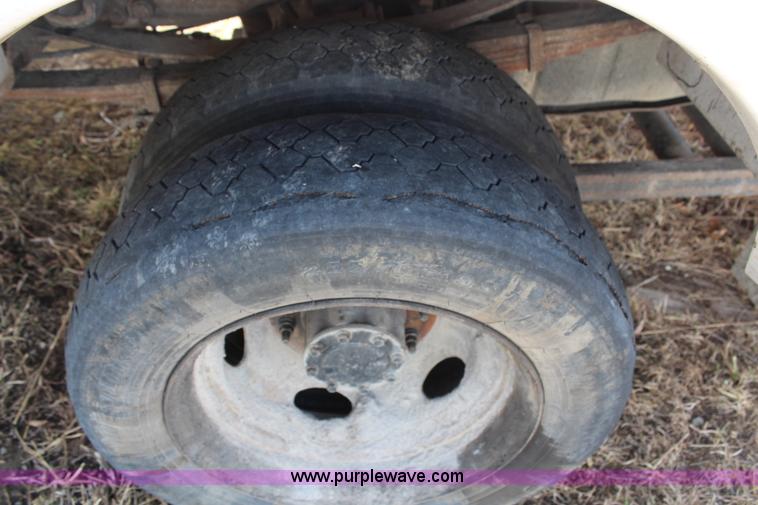 image for item H6246 2003 Ford F550 XL bucket truck