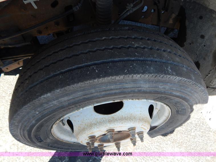 image for item I1085 2002 Ford F550 dump bed truck