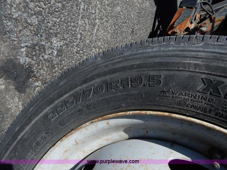 image for item I1085 2002 Ford F550 dump bed truck