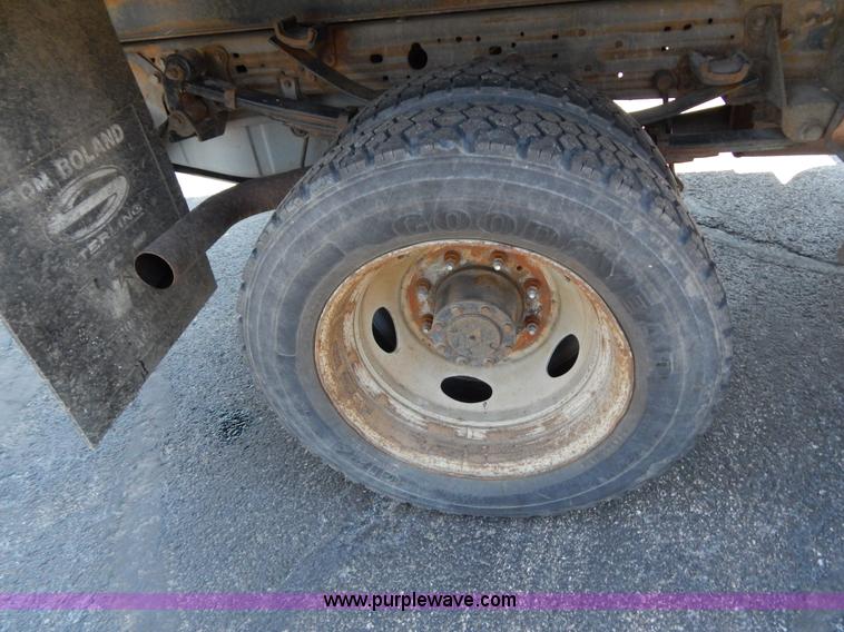 image for item I1085 2002 Ford F550 dump bed truck