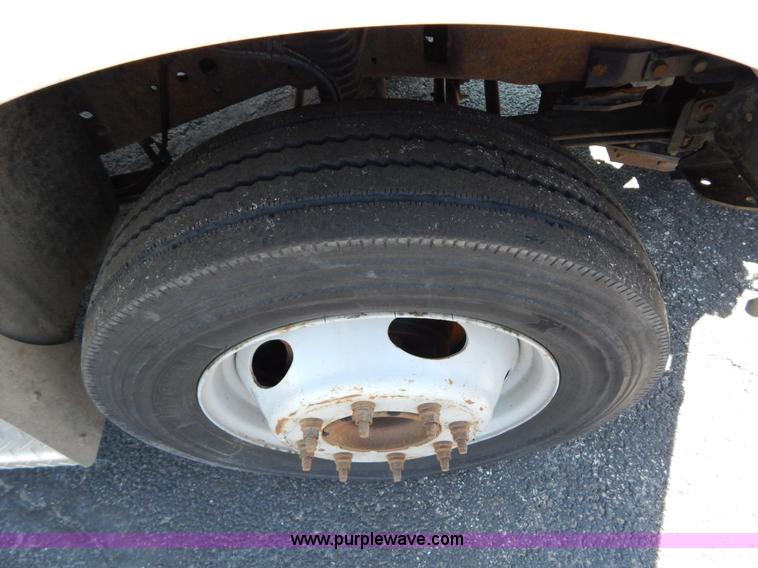 image for item I1085 2002 Ford F550 dump bed truck