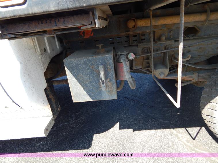 image for item I1085 2002 Ford F550 dump bed truck