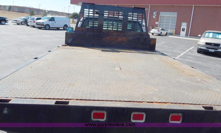 image for item I1085 2002 Ford F550 dump bed truck
