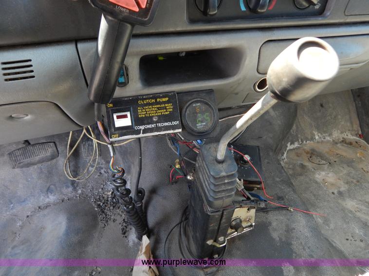 image for item I1085 2002 Ford F550 dump bed truck