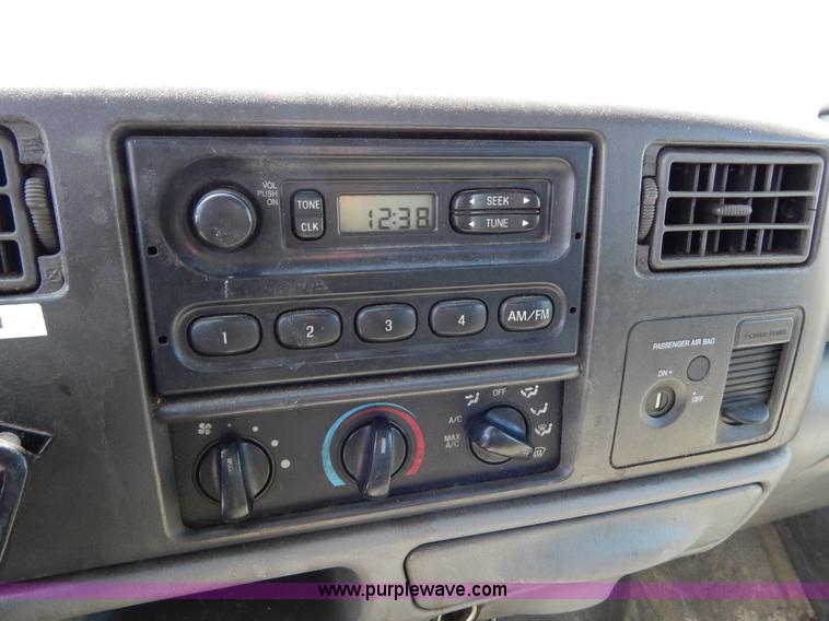 image for item I1085 2002 Ford F550 dump bed truck