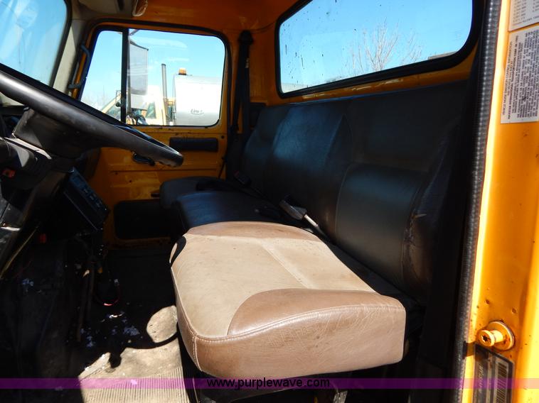 image for item I1086 1996 International 4900 pothole patcher truck
