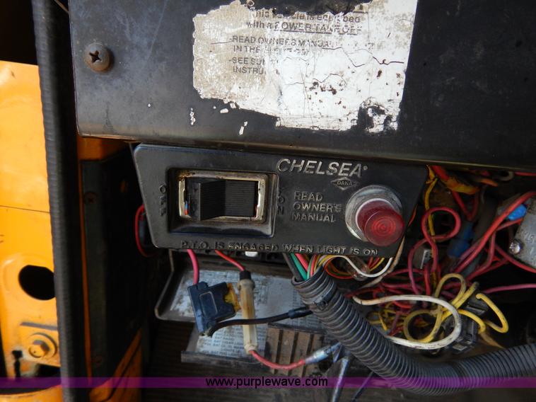 image for item I1086 1996 International 4900 pothole patcher truck