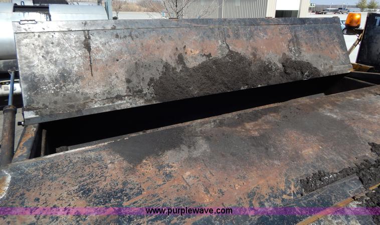 image for item I1086 1996 International 4900 pothole patcher truck