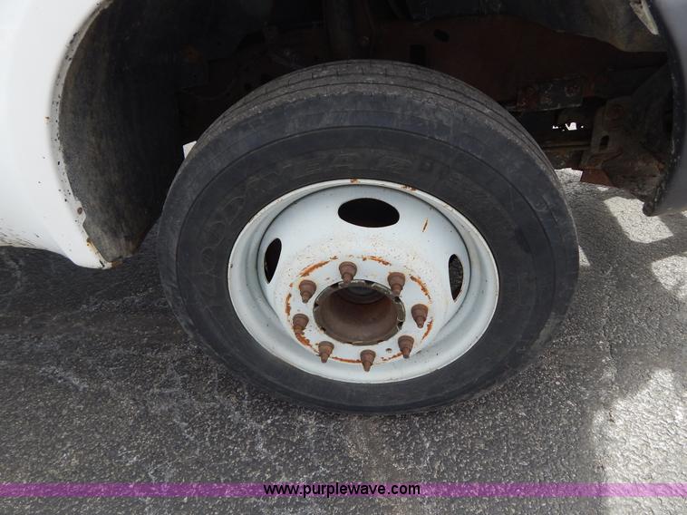 image for item I1087 2002 Ford F550 dump truck