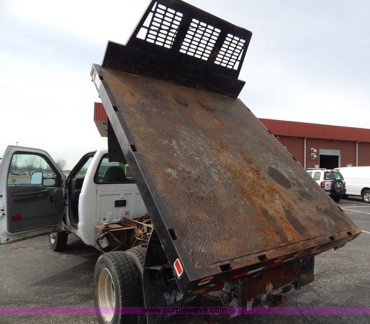 image for item I1087 2002 Ford F550 dump truck