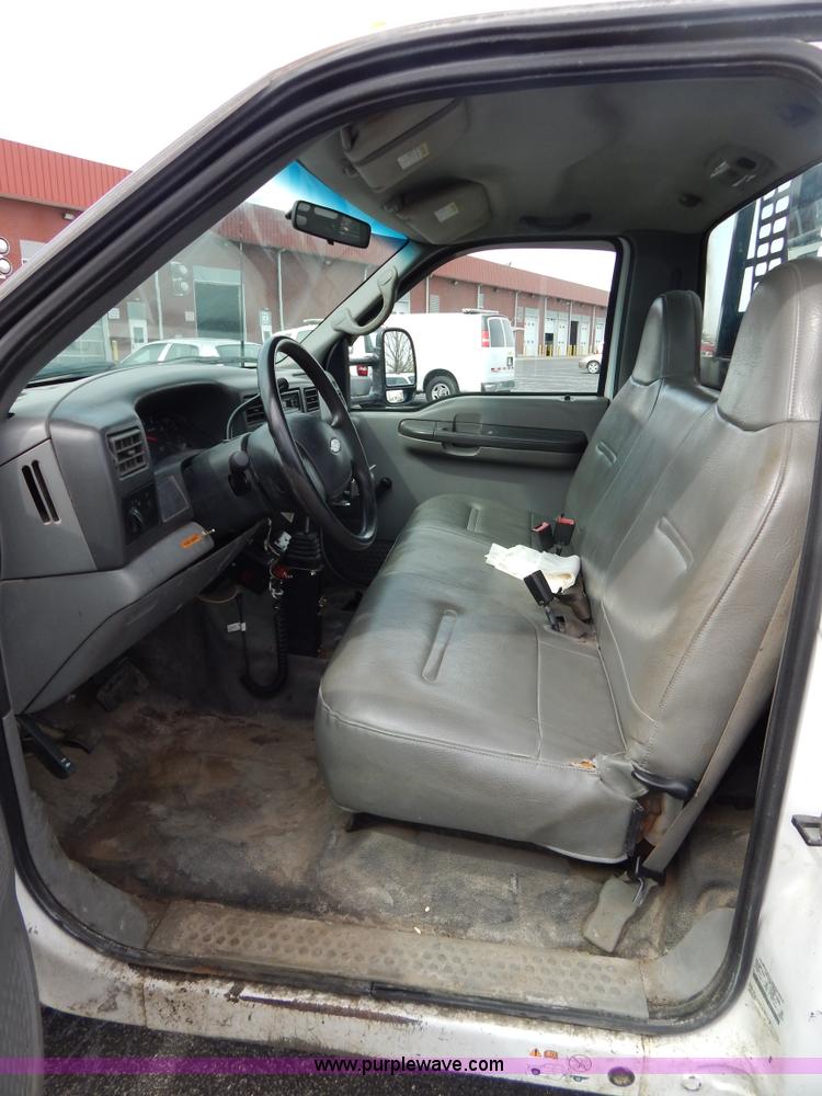 image for item I1087 2002 Ford F550 dump truck