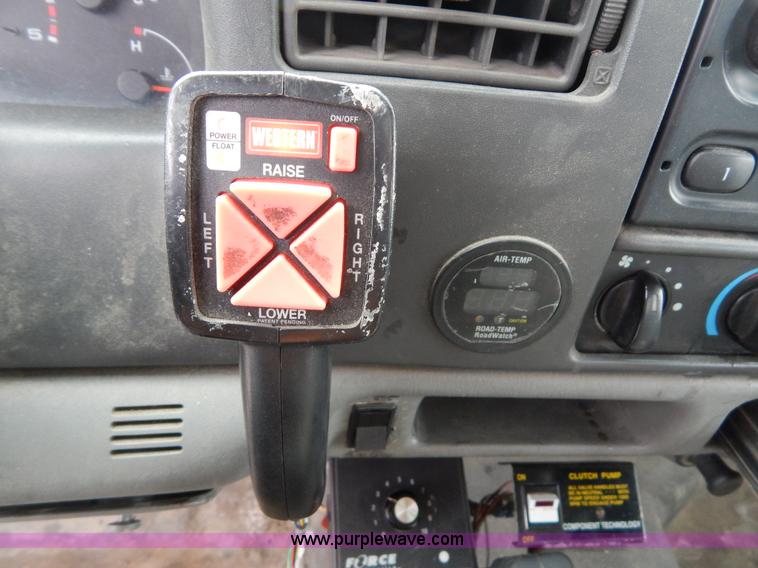 image for item I1087 2002 Ford F550 dump truck