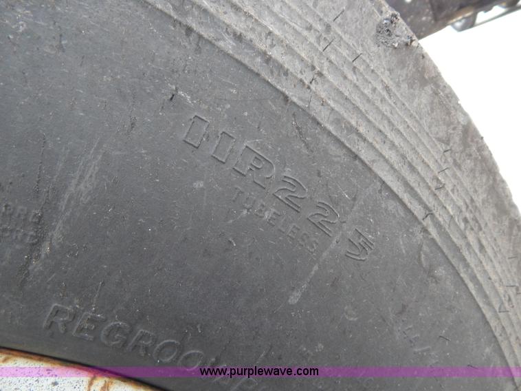 image for item I1088 1999 Chevrolet C8500 oil distributor truck