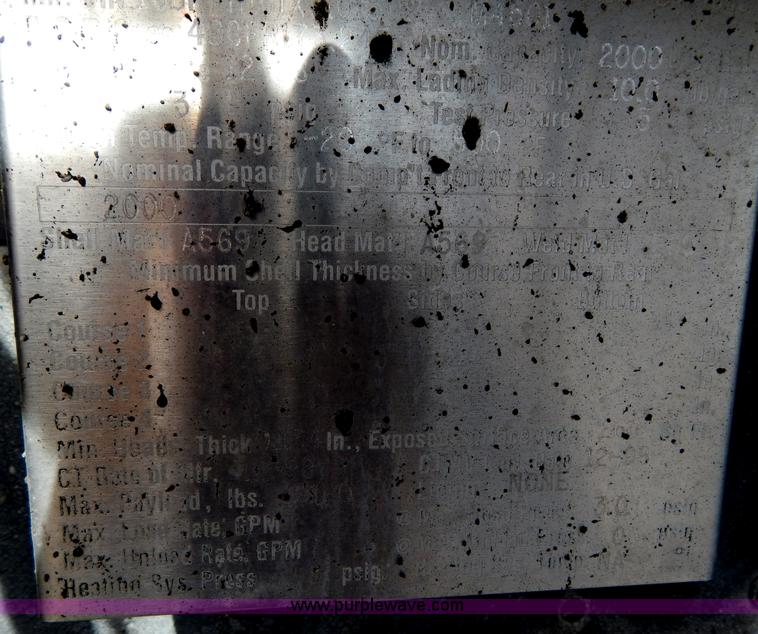 image for item I1088 1999 Chevrolet C8500 oil distributor truck