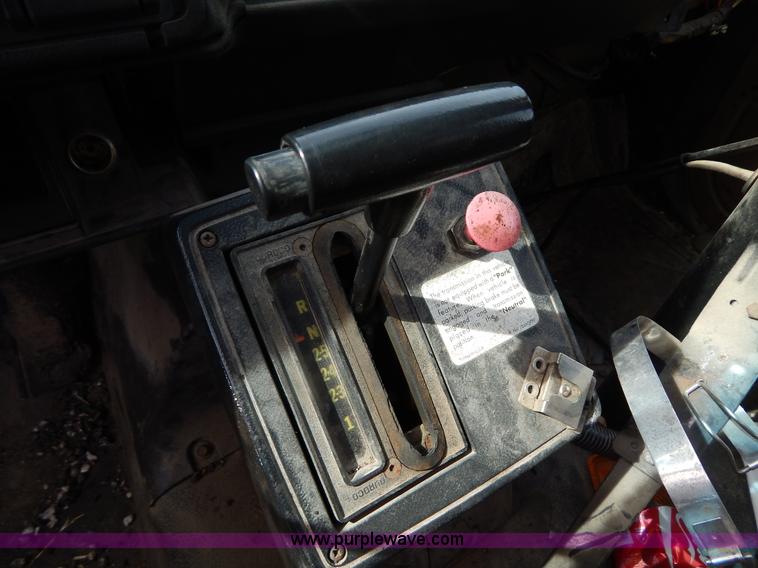 image for item I1088 1999 Chevrolet C8500 oil distributor truck