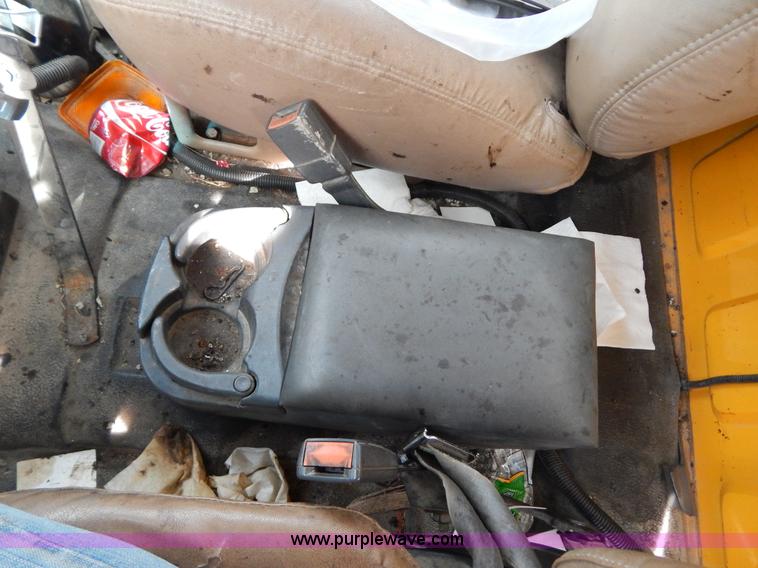 image for item I1088 1999 Chevrolet C8500 oil distributor truck