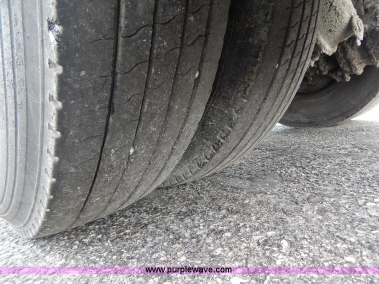 image for item I1089 1999 Chevrolet C8500 oil distributor truck