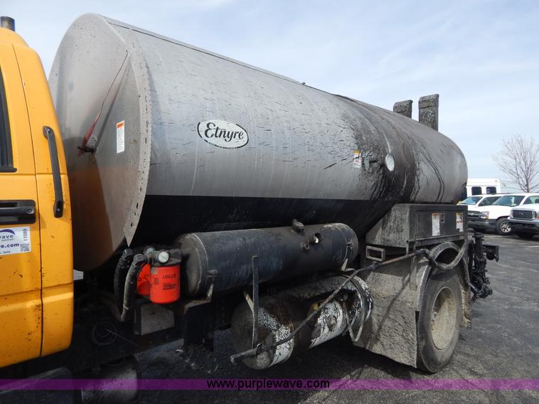 image for item I1089 1999 Chevrolet C8500 oil distributor truck