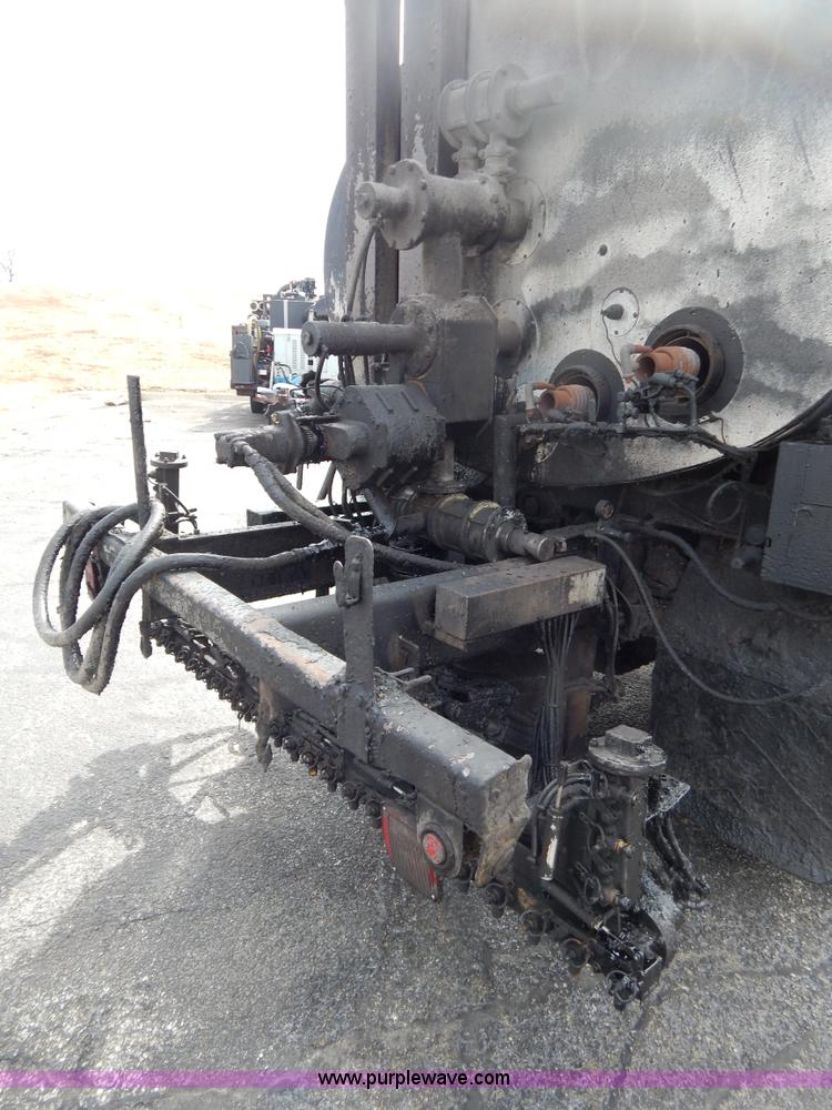 image for item I1089 1999 Chevrolet C8500 oil distributor truck