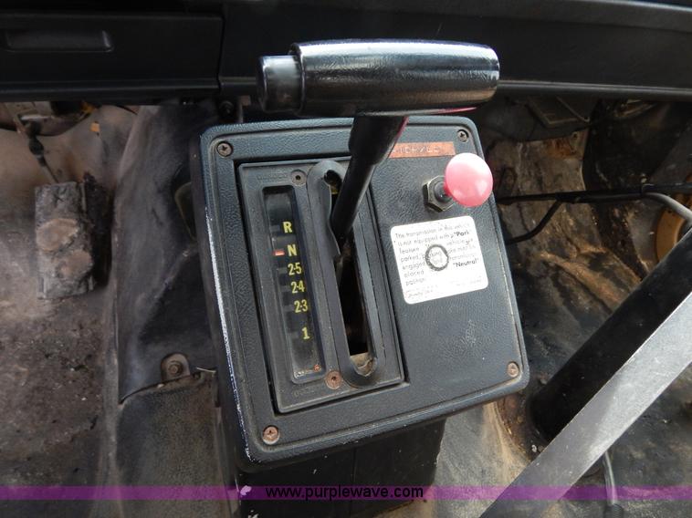 image for item I1089 1999 Chevrolet C8500 oil distributor truck