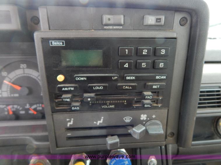 image for item I1089 1999 Chevrolet C8500 oil distributor truck