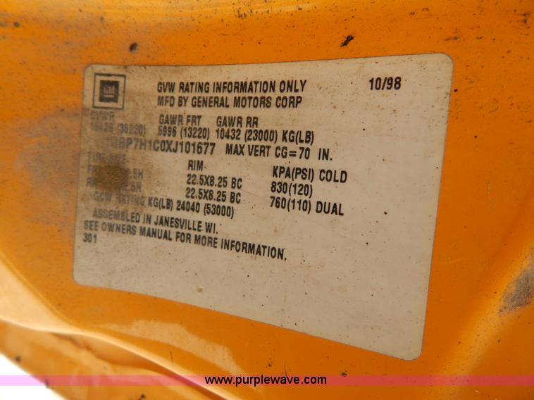 image for item I1089 1999 Chevrolet C8500 oil distributor truck