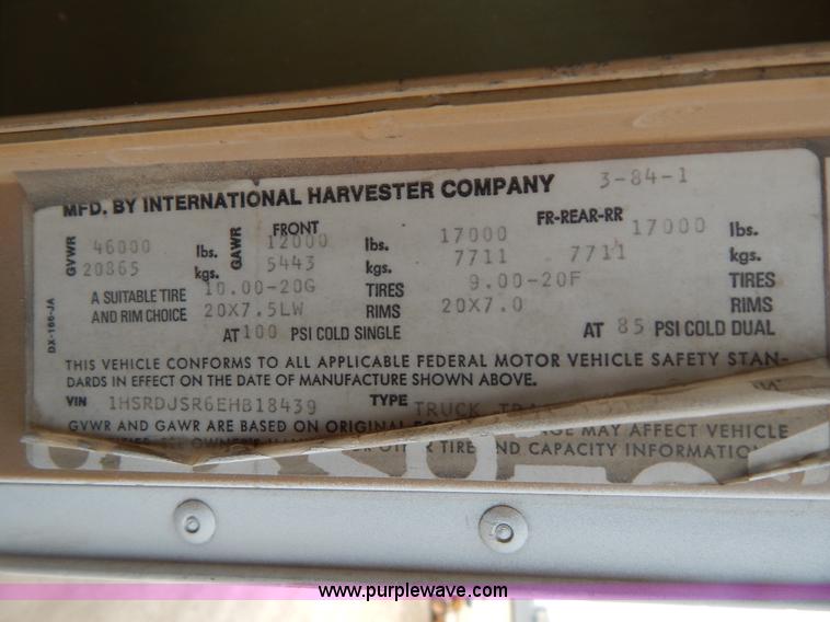 image for item I1129 1984 International C09670 water truck