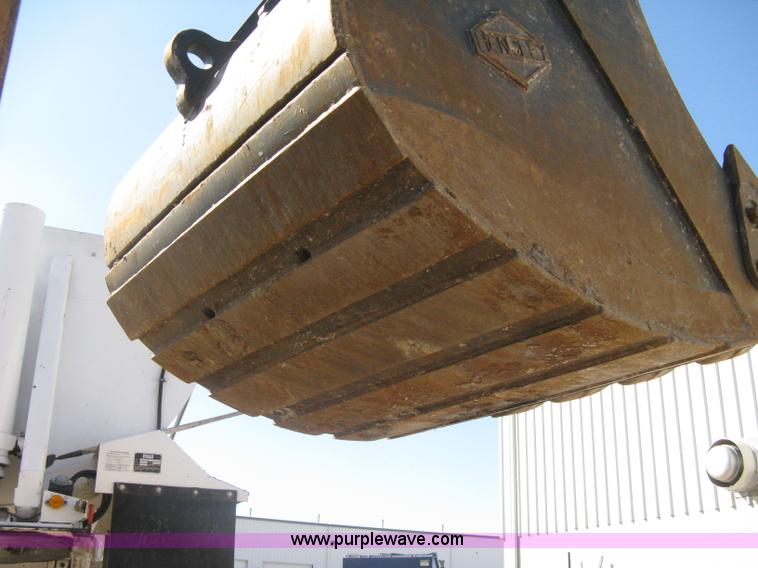 image for item I5570 Hensley excavator bucket