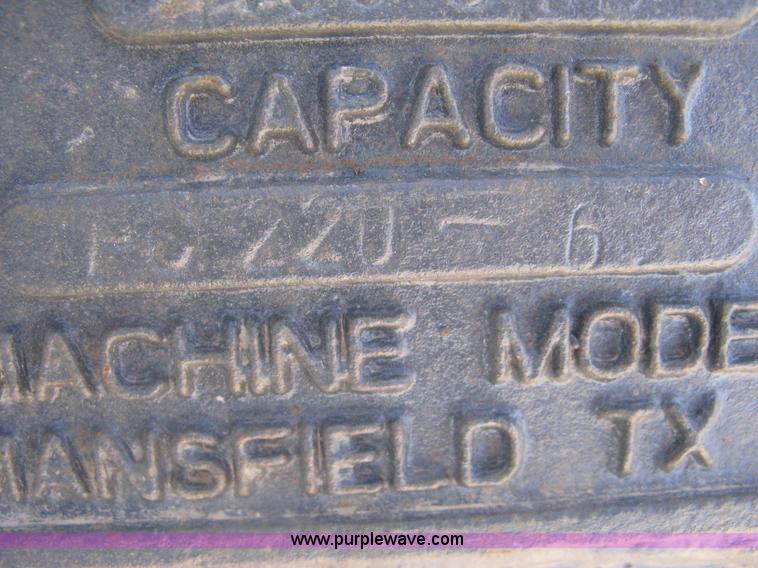 image for item I5570 Hensley excavator bucket