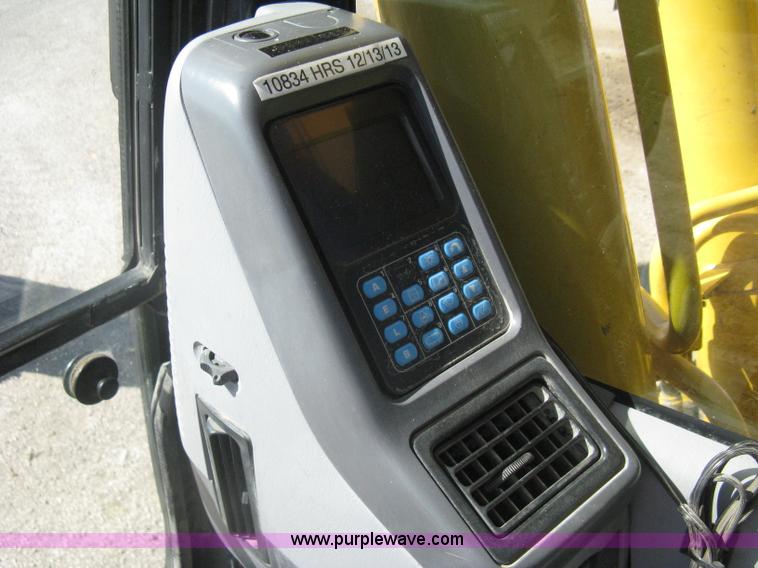 image for item I5572 2002 Komatsu PC270LC-7 excavator