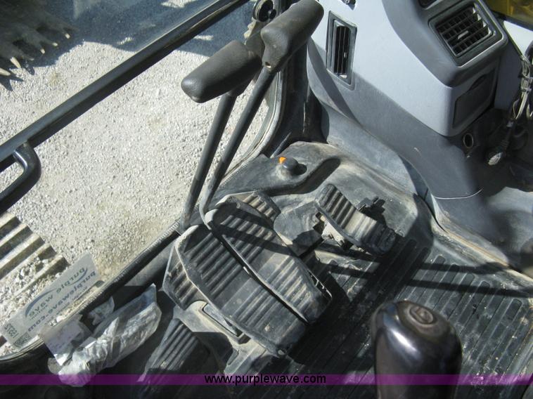 image for item I5572 2002 Komatsu PC270LC-7 excavator