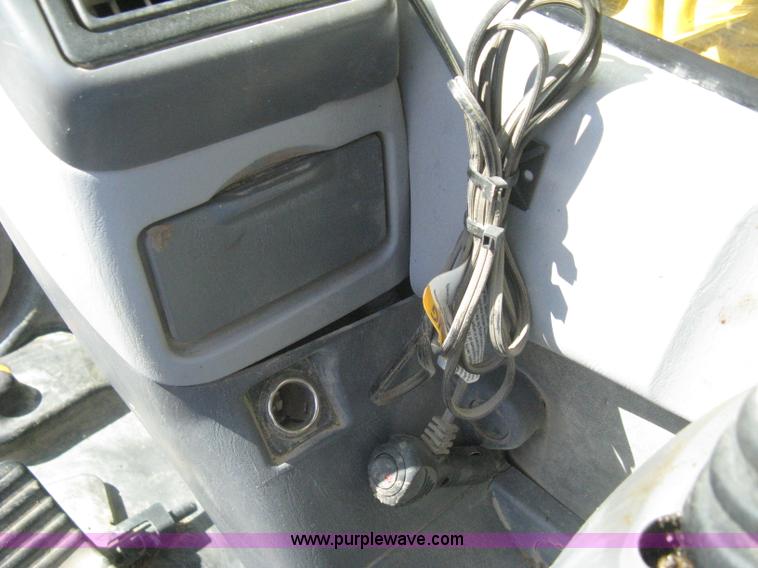 image for item I5572 2002 Komatsu PC270LC-7 excavator