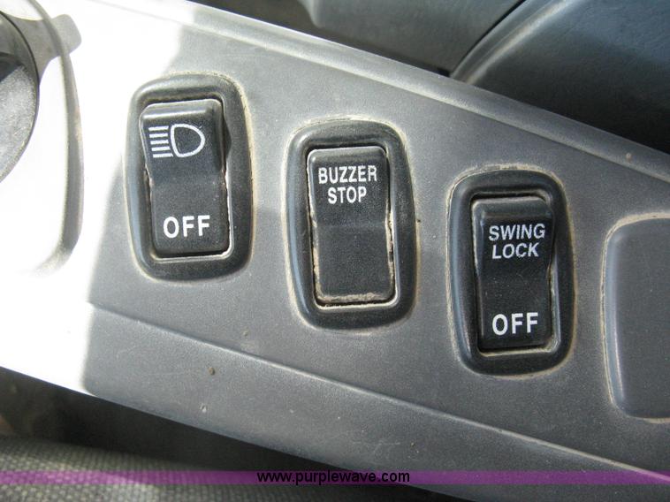 image for item I5572 2002 Komatsu PC270LC-7 excavator