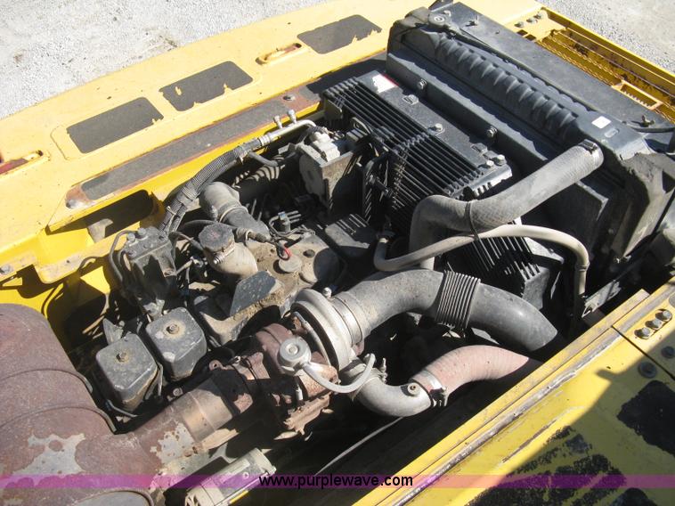 image for item I5572 2002 Komatsu PC270LC-7 excavator