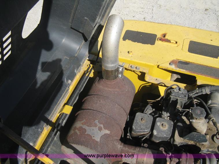 image for item I5572 2002 Komatsu PC270LC-7 excavator