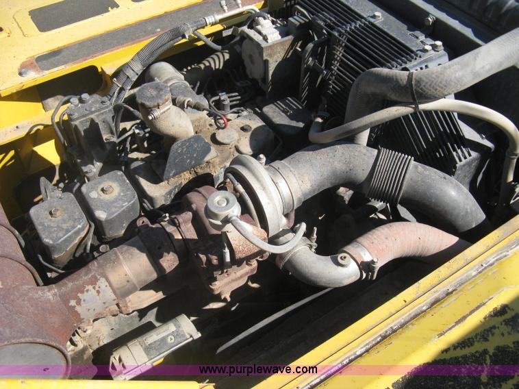 image for item I5572 2002 Komatsu PC270LC-7 excavator