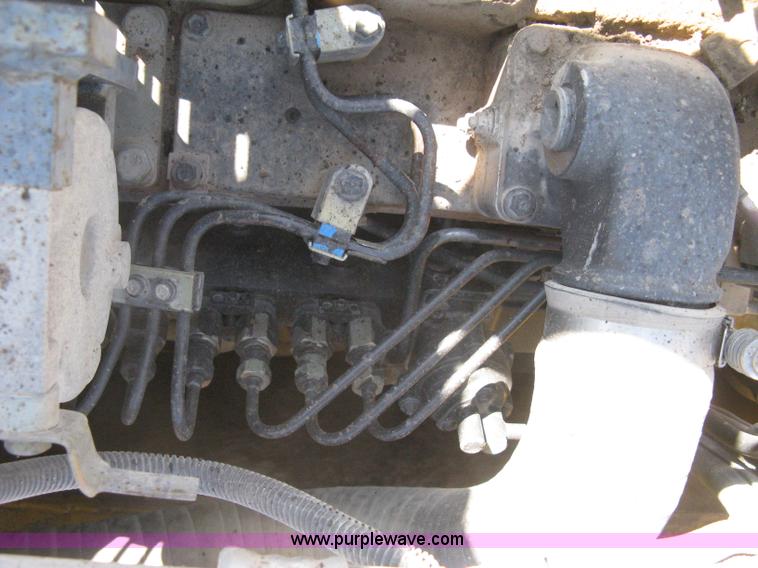 image for item I5572 2002 Komatsu PC270LC-7 excavator